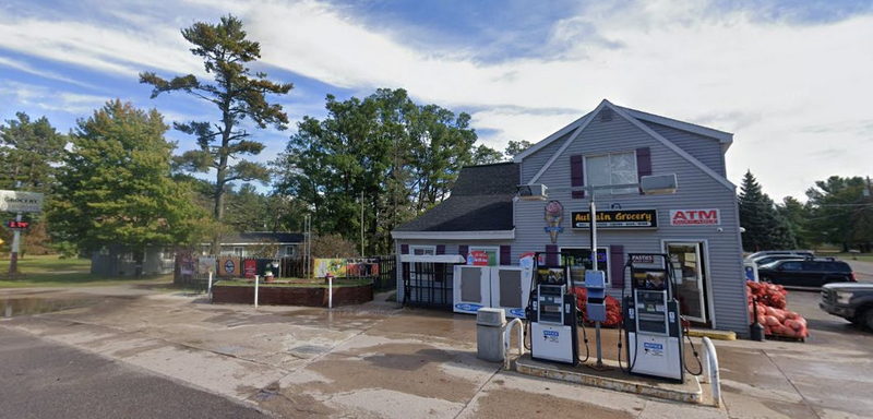 Au Train Motel (Markle's Resort)